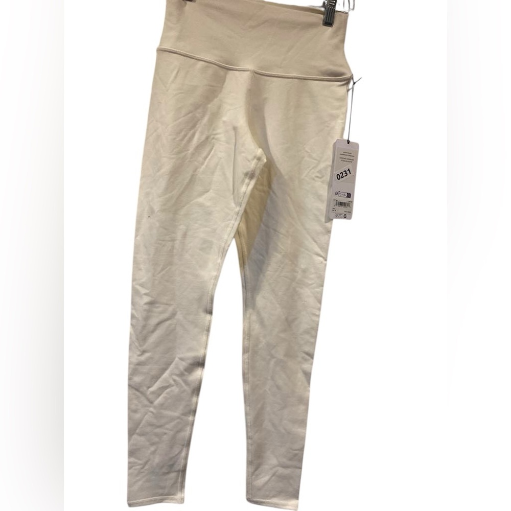 38. NWT Alo Yoga airbrush leggings Size M